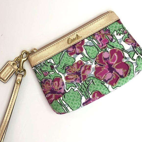 LNWOT Coach Wristlet Metallic Gold Leather Floral